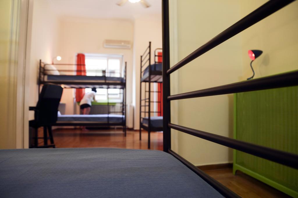 Chameleon Youth Hostel Athen Zimmer foto